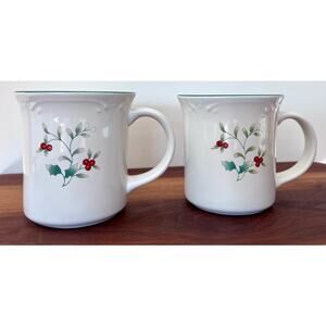 Pfaltzgraff Winterberry Large Coffee Mugs - Set of 2